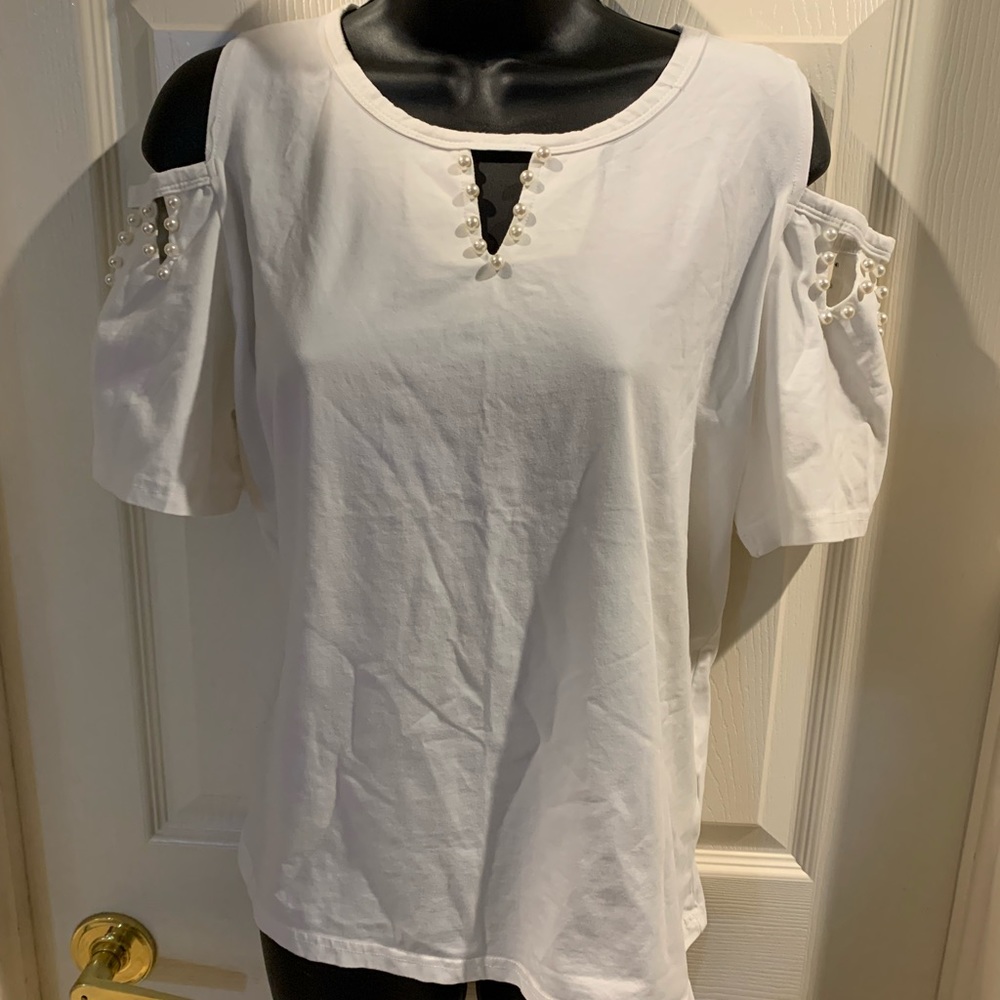 Sweet pearl embellished top.